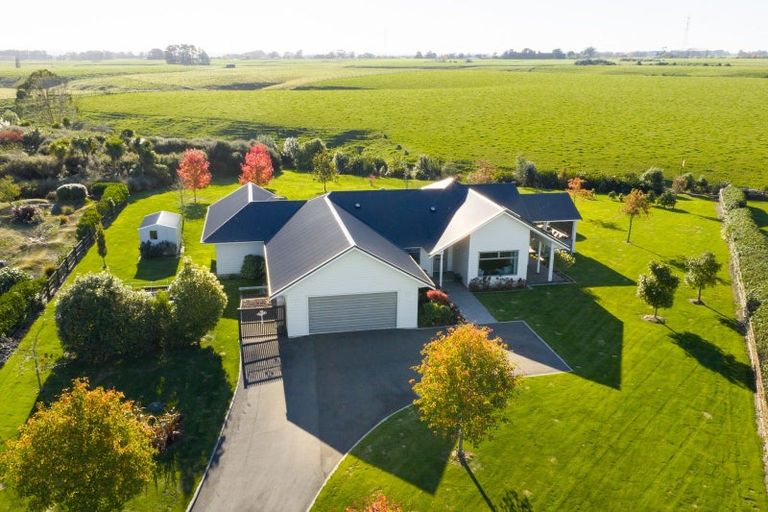 Photo of property in 20 Loveston Lane, Kelvin Grove, Palmerston North, 4470