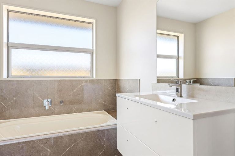 Photo of property in 16 Stackwood Avenue, Woodend, 7610