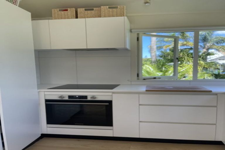 Photo of property in 17a Monument Road, Clevedon, 2582