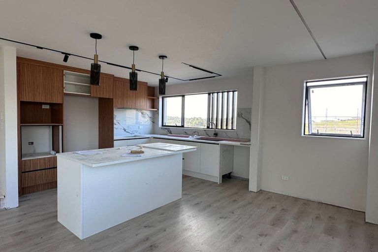 Photo of property in 20a Makomako Drive, Orewa, 0931