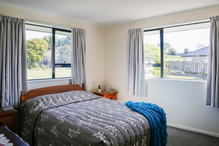 Photo of property in 15 Gordon Street, Weston, Oamaru, 9401