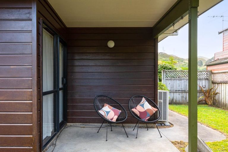 Photo of property in 6 Furlong Crescent, Churton Park, Wellington, 6037