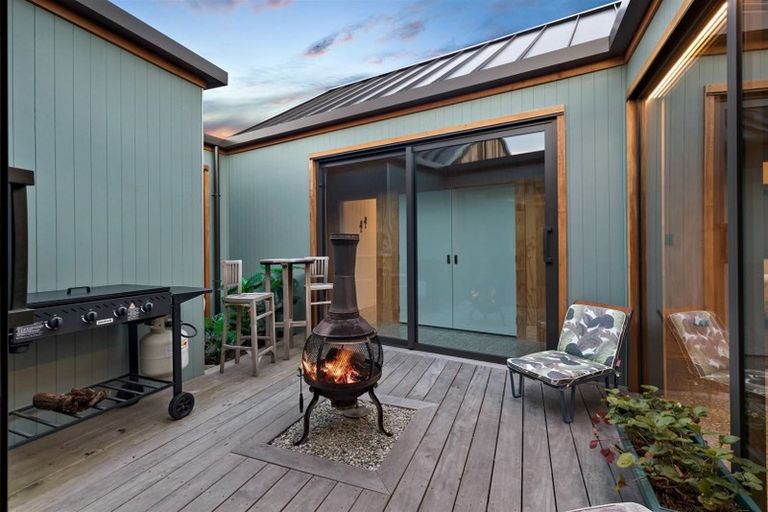 Photo of property in 11 Cunninghams Drive, Jacks Point, Queenstown, 9371