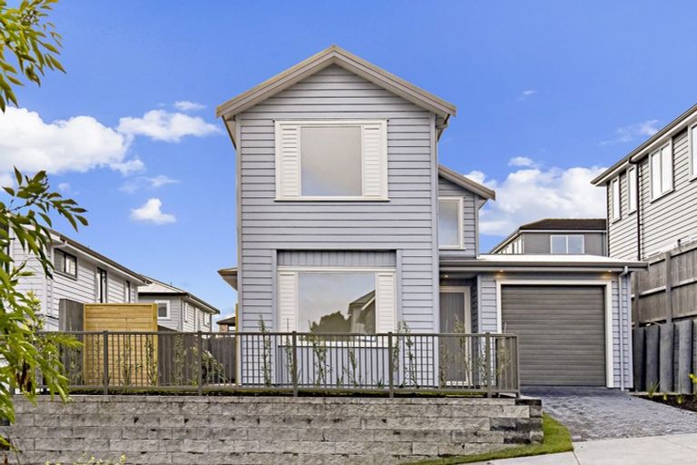 Photo of property in 13 Kainga Lane, Whenuapai, Auckland, 0618