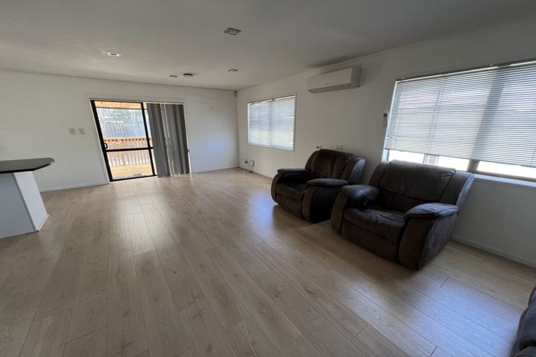 Photo of property in 2/7 Pax Avenue, Forrest Hill, Auckland, 0620