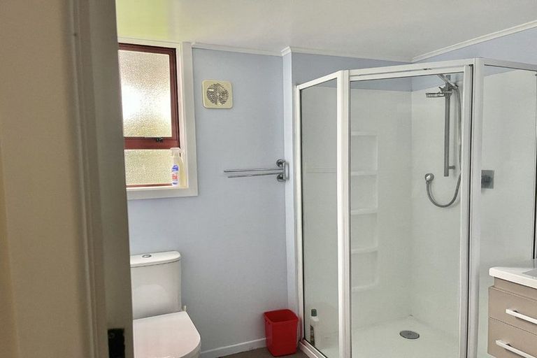 Photo of property in 38 Tudor Road, Henderson, Auckland, 0610