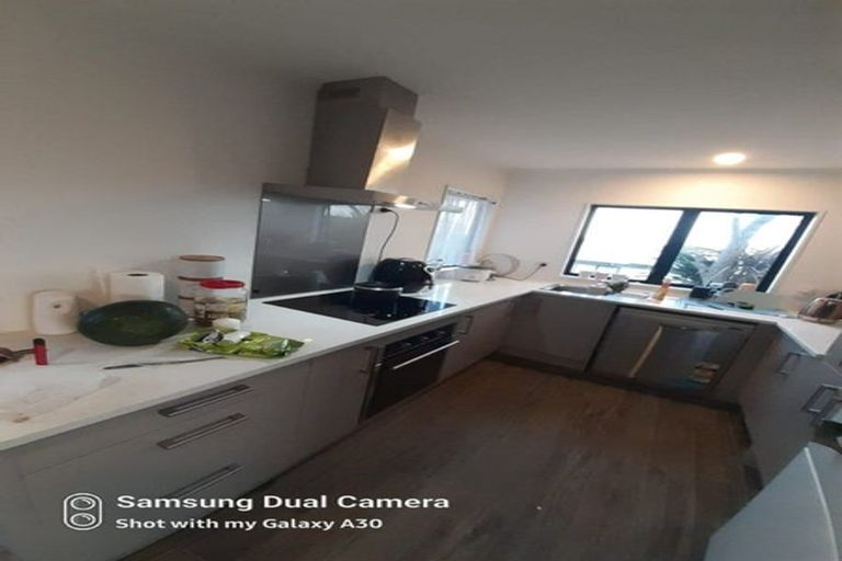 Photo of property in 1/2 Valecrest Place, Bayview, Auckland, 0629