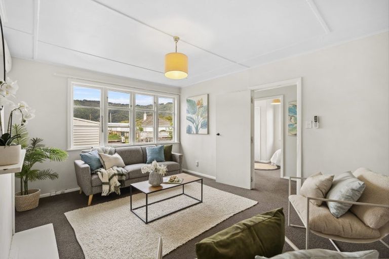 Photo of property in 53 Hewer Crescent, Naenae, Lower Hutt, 5011