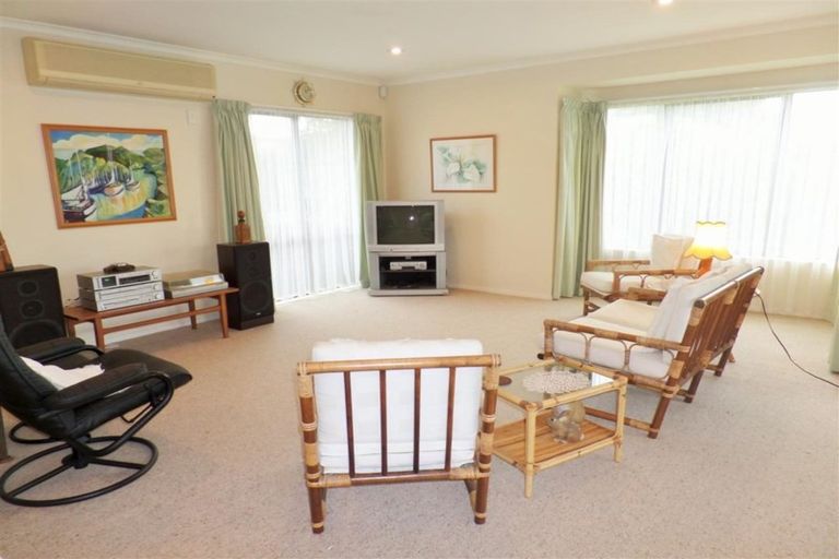 Photo of property in 6 Hawk Place, Welcome Bay, Tauranga, 3112
