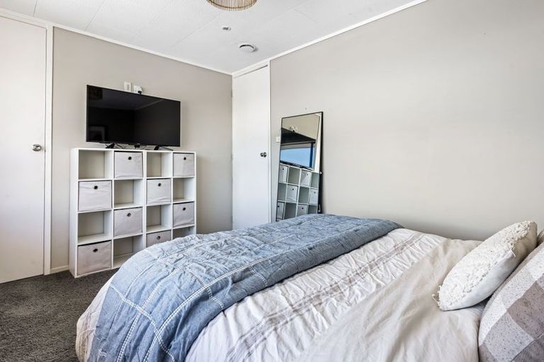 Photo of property in 13 Tahurangi Place, Spotswood, New Plymouth, 4310