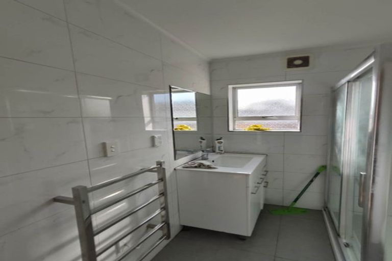 Photo of property in 31 Tiraumea Drive, Pakuranga, Auckland, 2010