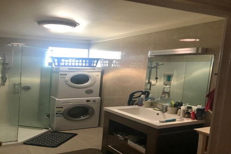 Photo of property in 30 Ellis Avenue, Mount Roskill, Auckland, 1041