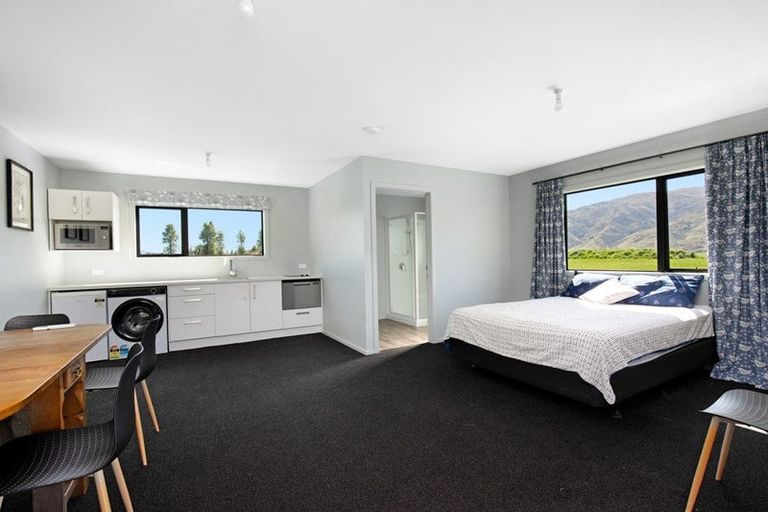 Photo of property in 90 Willowbank Road, Queensberry, Cromwell, 9383