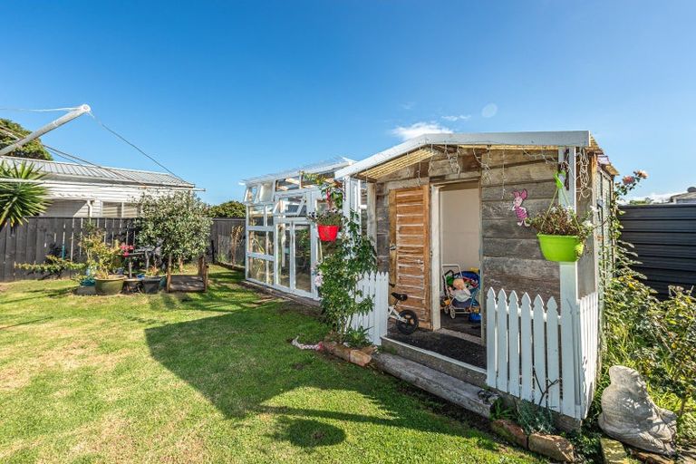 Photo of property in 51 Thatcher Street, Castlecliff, Whanganui, 4501