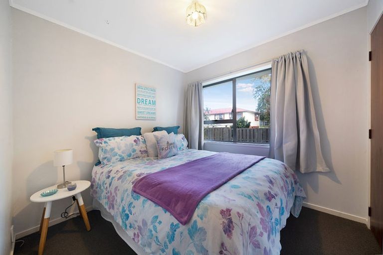 Photo of property in 1/28 Taipari Road, Te Atatu Peninsula, Auckland, 0610