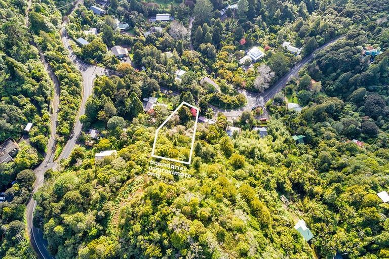 Photo of property in 898 West Coast Road, Waiatarua, Auckland, 0604