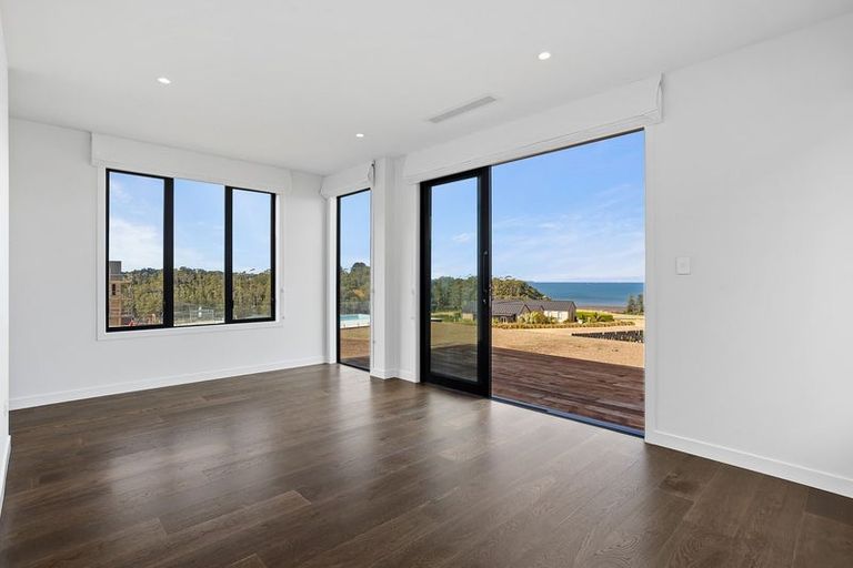 Photo of property in 32 Taha Puke Road, Okura Bush, Silverdale, 0794