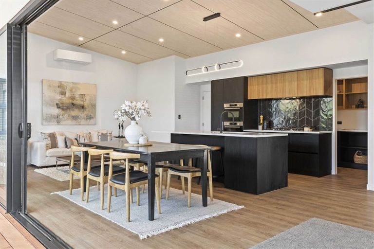 Photo of property in 22 Hanlow Place, Pyes Pa, Tauranga, 3112