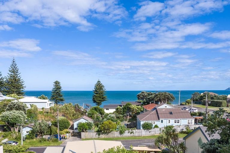 Photo of property in 17 Beach Road, Paekakariki, 5034