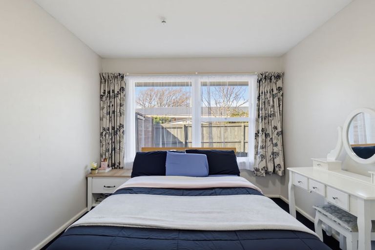 Photo of property in 2/7 Curletts Road, Sockburn, Christchurch, 8042