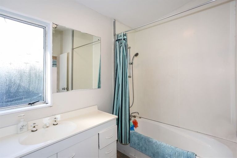 Photo of property in 1/150 Great South Road, Drury, 2113