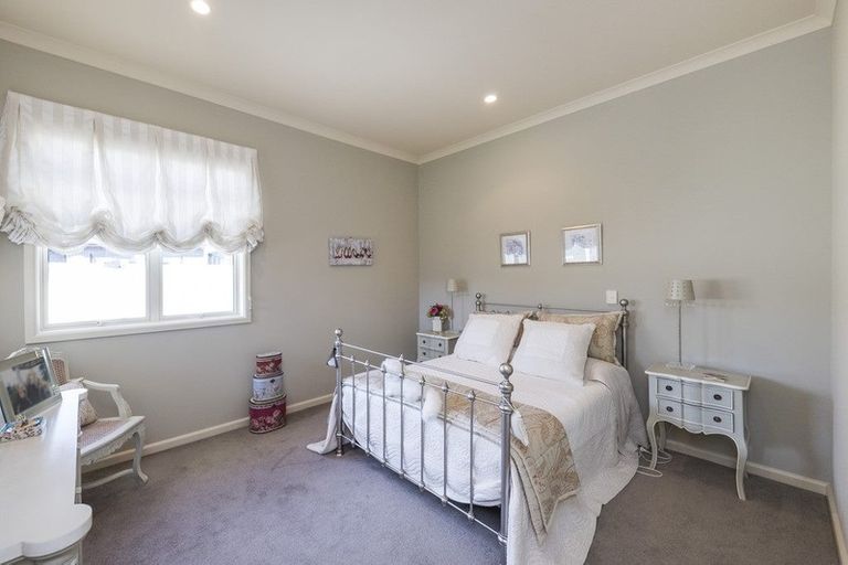 Photo of property in 7 Fairway Grove, Hokowhitu, Palmerston North, 4410