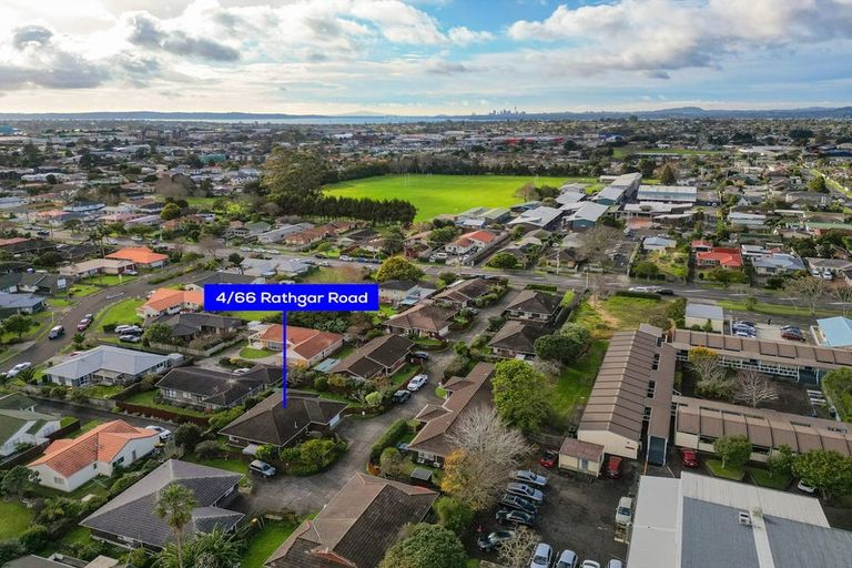 Photo of property in 4/66 Rathgar Road, Henderson, Auckland, 0610