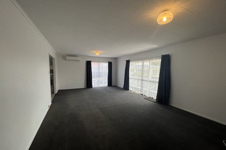 Photo of property in 1/43 Eastglen Road, Glen Eden, Auckland, 0602