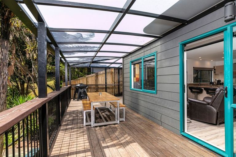 Photo of property in 112 Mountain Road, Henderson Valley, Auckland, 0612