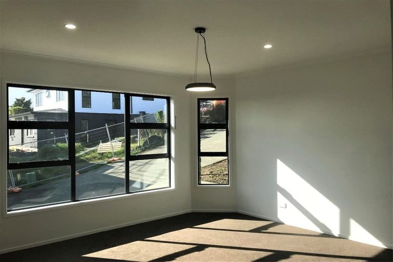 Photo of property in 10 Arataki Way, Glen Eden, Auckland, 0602