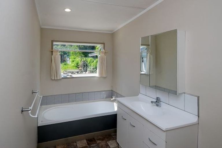 Photo of property in 61 Valley Road, Mangapapa, Gisborne, 4010