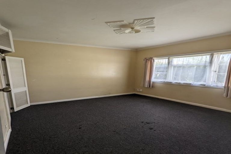 Photo of property in 37 Mako Mako Road, Levin, 5510