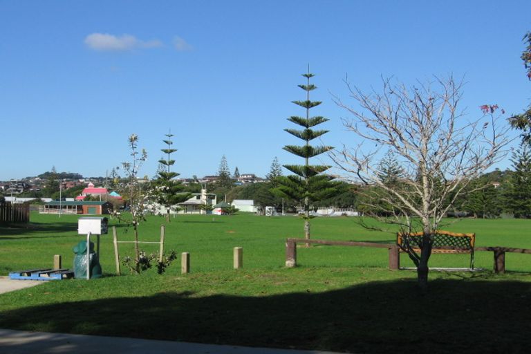 Photo of property in 2 Edgewater Grove, Orewa, 0931