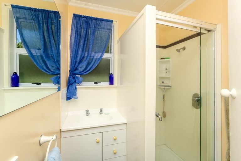 Photo of property in 30 Seaview Road, Marfell, New Plymouth, 4310