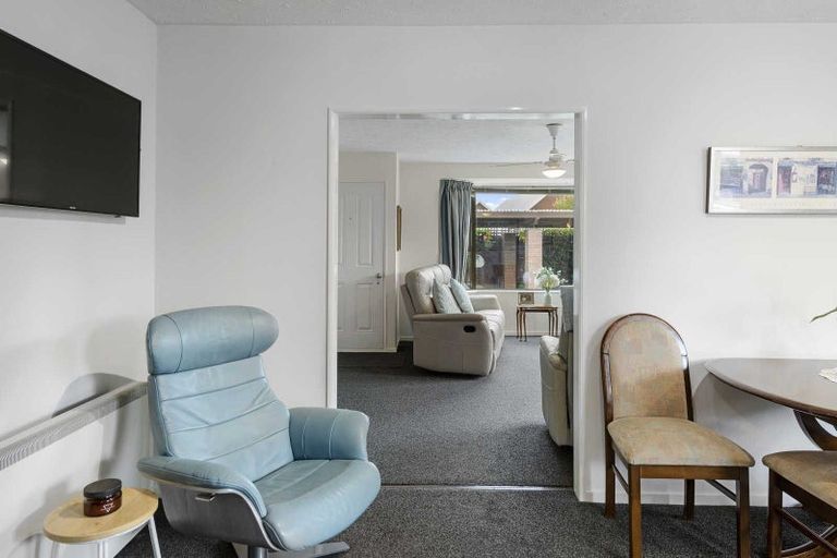 Photo of property in 2/5 Wynand Place, Sockburn, Christchurch, 8042