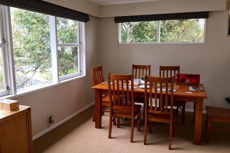 Photo of property in 15 Goddard Grove, Churton Park, Wellington, 6037