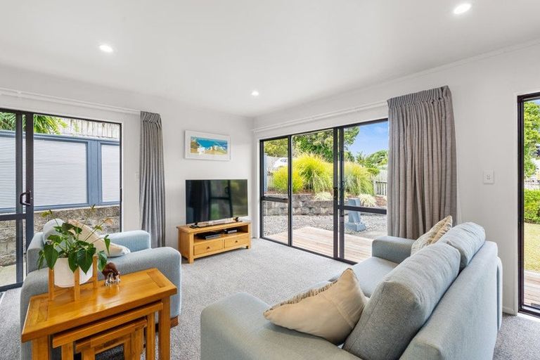 Photo of property in 1/6 Knott Road, Stanmore Bay, Whangaparaoa, 0932