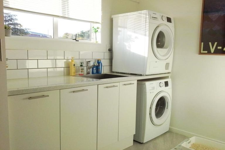 Photo of property in 11 Culzean Grove, Bell Block, New Plymouth, 4312