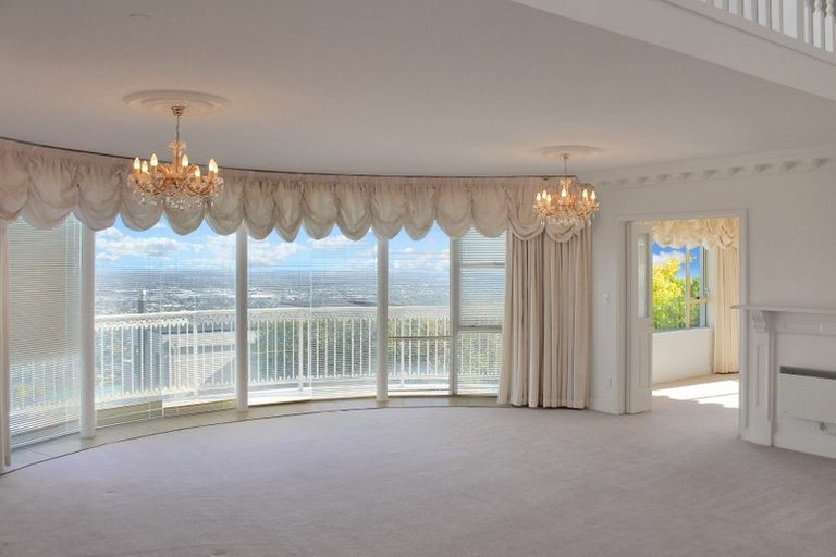 Photo of property in 1 Harry Ell Drive, Cashmere, Christchurch, 8022