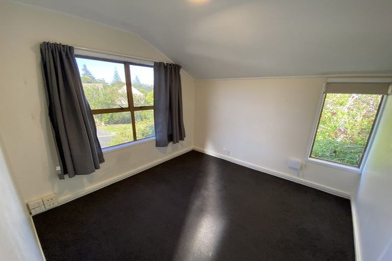 Photo of property in 1/19 Tree View Avenue, Glenfield, Auckland, 0629