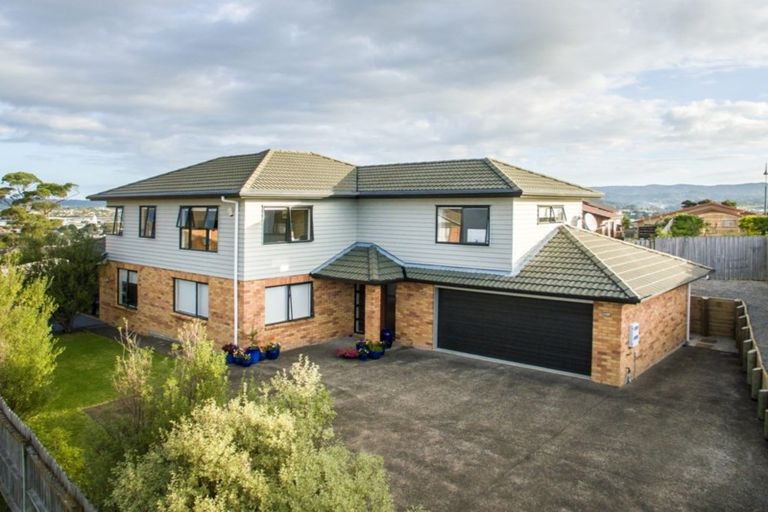 Photo of property in 17 Gordon Stanley Drive, Massey, Auckland, 0614