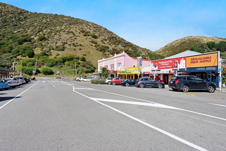 Photo of property in 17 Beach Road, Paekakariki, 5034