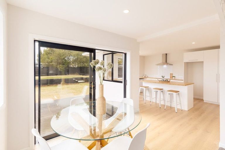 Photo of property in 35 Cuffs Road, Wainoni, Christchurch, 8061