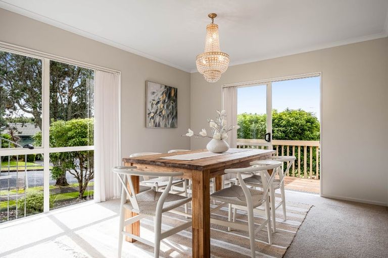 Photo of property in 2 Jubaea Place, Henderson, Auckland, 0610