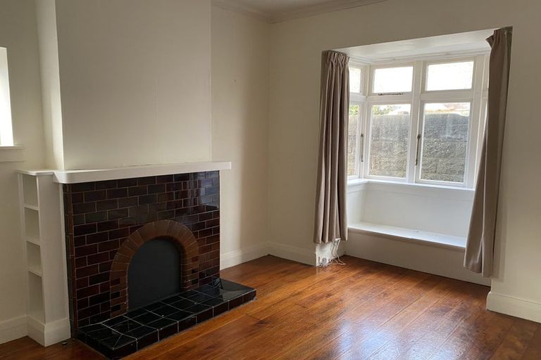 Photo of property in 1/58 Brougham Street, Mount Victoria, Wellington, 6011