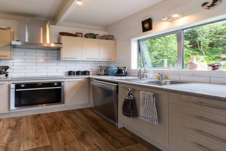 Photo of property in 2/194 Barnard Street, Wadestown, Wellington, 6012