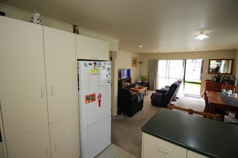 Photo of property in 8 Hammond Street, Bulls, 4818