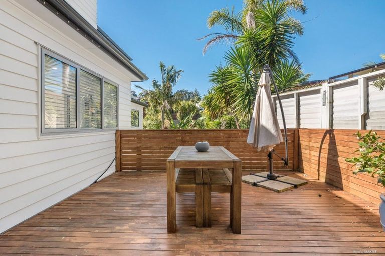 Photo of property in 1/76 Glamorgan Drive, Torbay, Auckland, 0630