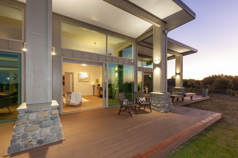 Photo of property in 187 Peka Peka Road, Peka Peka, Waikanae, 5391