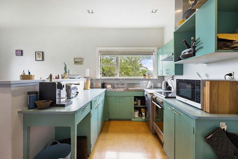 Photo of property in 7 Moana Road, Kelburn, Wellington, 6012